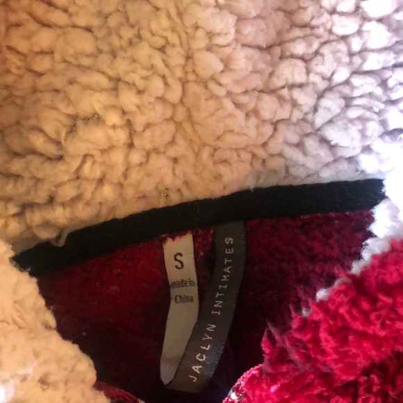 Women’s fuzzy zip up - Picture 2 of 4